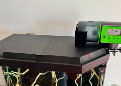 [Création] Un couvercle d’aquarium pour installer un distributeur de nourriture