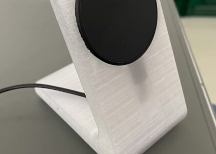 [Création] Support d’iPhone pour un chargeur MagSafe